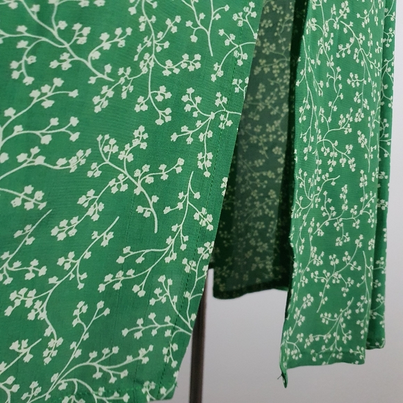 Faithfull the Brand Short Sleeve Dainty Floral Print Green Wrap Dress Size 12 - Picture 5 of 9